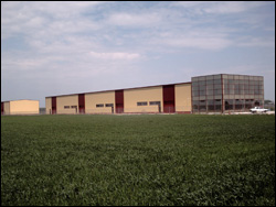 hala depozitare si birouri in orasul Otopeni construita din profile metal